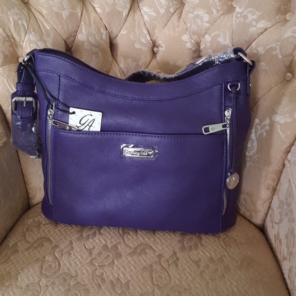 NEW!! GA Giselle Hobo handbag